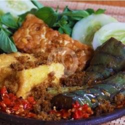 Trio T (tempe,terong,tahu Sambal Korek)