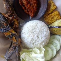 Nasi Pecel Lele Sambal Uleg Mateng