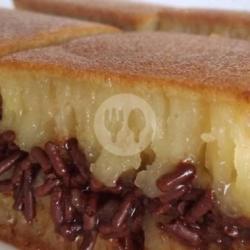 Martabak Manis Kismis Coklat Susu