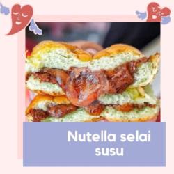 Roti Kuro Kukus/bakar Nutella Selai Susu