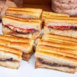 Roti Bakar Bandung Strawberry Kacang