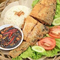 Nasi Bandeng Presto Sambel Kecap