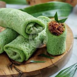 Kue Dadar Gulung