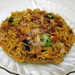 Indomie Goreng Nyemek Telur Orak Arik/ Telur Ceplok.