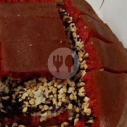 Red Velvet Coklat Kacang Wijen Susu