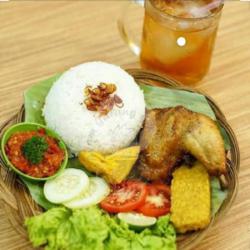 Ag  Sambel Merah Nasi   Paha   Tahu   Tempe   Hot / Ice Teh Manis