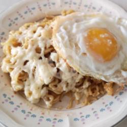 Indomie Goreng Telor Mozzarella