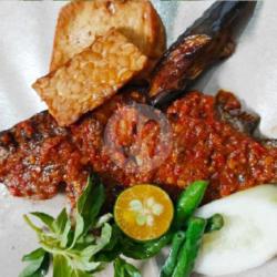 Ikan Nila Bakar Bumbu Siram   Lalapan