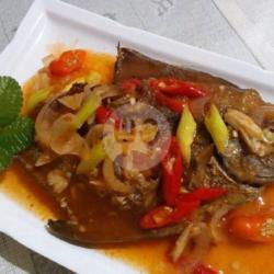 Bawal Tawar Saus Padang