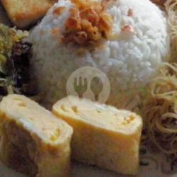 Nasi Uduk Putih Telur