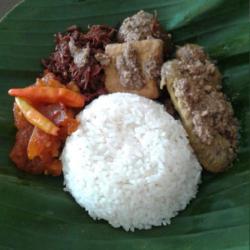 Nasi Gudeg “cenit” 5 (nasi Gudeg Ampela Ati/sayap/kepala