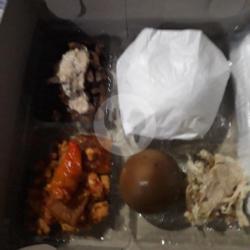 Paket Nasi Box Gudeg Ayam Suwir