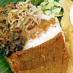 Nasi Pecel Empal   Tempe   Dadar Jagung   Peyek