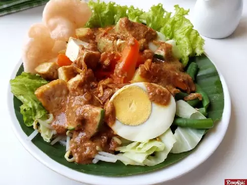Gado Gado Ibu Wati
