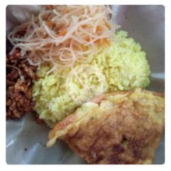 Nasi Kuning Dadar