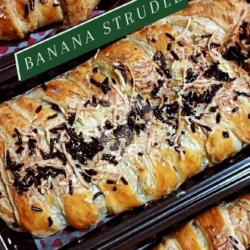 Banana Strudel