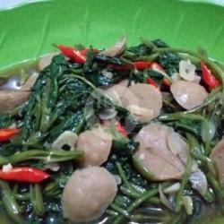 Cah Kangkung Bakso Ikan