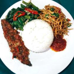 Paket Nasi Campur Jawa Muslim Cak Pur Ikan Laut Bumbu Asam Manis Pedas