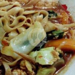 Kwetiau Rebus Sapi Ayam Bakso Sosis