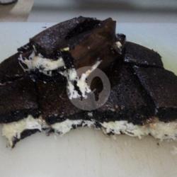 Rasa : Brownies Keju Coklat / Brownies Keju Kacang