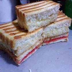 Roti Bakar Keju Susu - Strawberry Susu