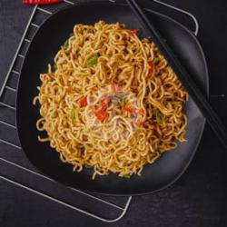 Indomie Goreng Tek-tek Dobel Telor Orak Arik Bakso Sosis