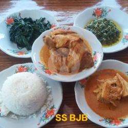 Ayam Gulai Paha Nasi Sambal Sayur Lengkap