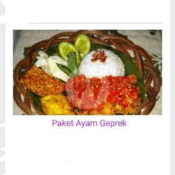 Nasi Ayam Pokpok Asam Manis