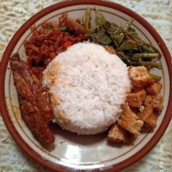 Nasi Rames Ikan Mangut