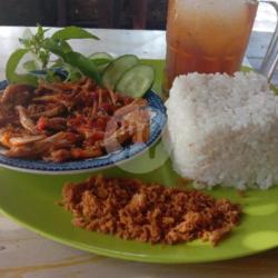 Sambel Goreng Teri Kemangi Nasi Tempe Terong Crispy  Teh Manis Panas/es