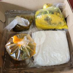 Nasi Box Tongkol Kuah Kuning