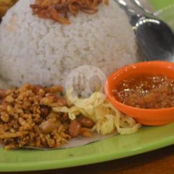 Nasi Uduk Orek Tempe