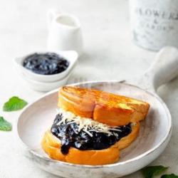 Blueberry Cream Cheese Toast