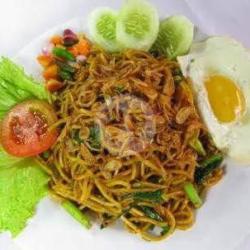 Mie Pedas Gila Pakai Telor Level Sedang / Padeh Lamak