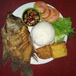 Ikan Gurame Goreng Spesial