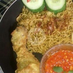 Indomie Nasi Ayam Geprek