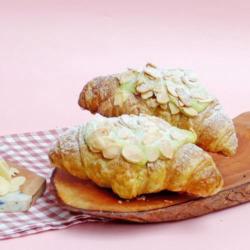 Pandan Almond Croissant