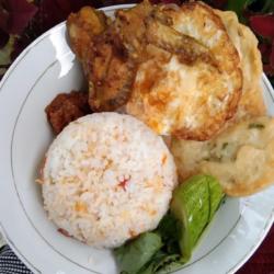 Nasi Cikur Kumplit Ayam Goreng Telor Ceplok