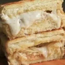 Roti Bakar Tiramisu Crunch