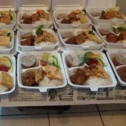 Paket Besar Nasi Ayam Lalapan Serundeng