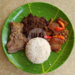 Nasi Gudeg Dada Ayam Besar