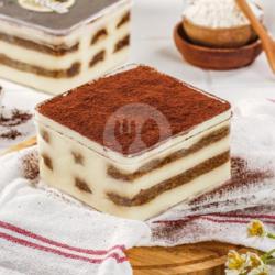 Tiramisu Dessert Box