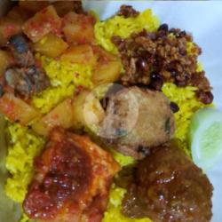 Nasi Kuning Rempah Telor Kari