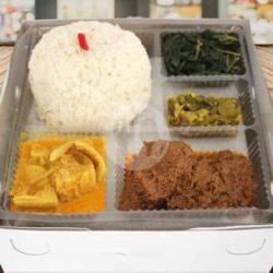 Nasi Bok Rendang   Sayur   D Singkong   Cabe