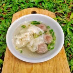 Pangsit Kuah   Bakso