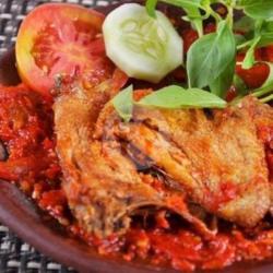 Ayam Sambal Goreng,lalapan Tahu