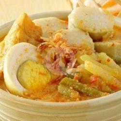 Lontong Opor Telur