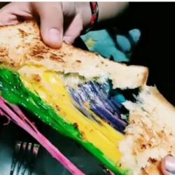 Roti Bakar Rainbow