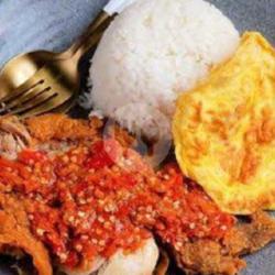 Nasi Ayam Geprek Telor Dadar