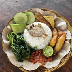 Nasi Tempong Cumi
